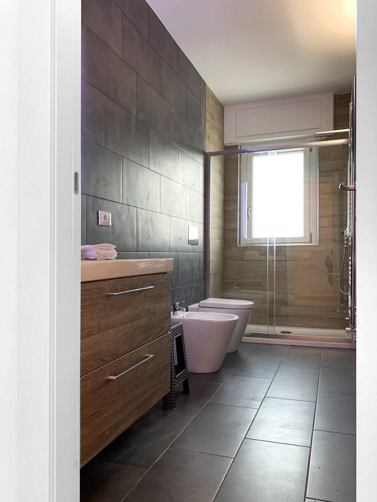 Appartamento Viale Venezia (UD) - Bagno principale dopo la ristrutturazione (2)