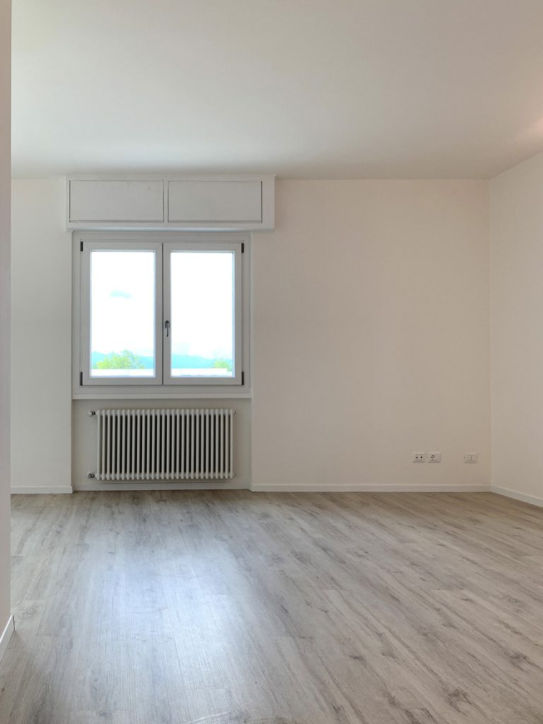 Appartamento Viale Venezia (UD) - Zona giorno prima della ristrutturazione (1)