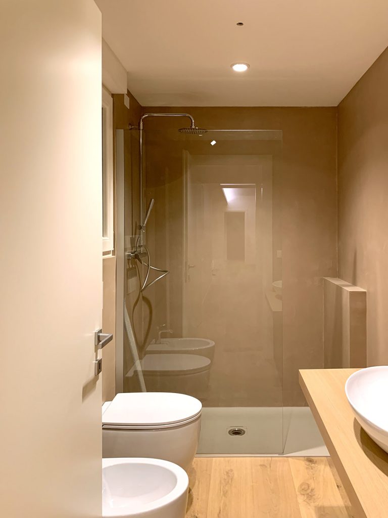 Appartamento Via Marangoni (UD) - Bagno dopo la ristrutturazione (2)