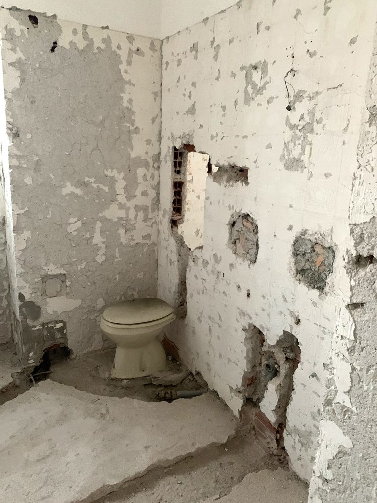 Appartamento Viale Ungheria (UD) - Bagno principale prima della ristrutturazione (2)