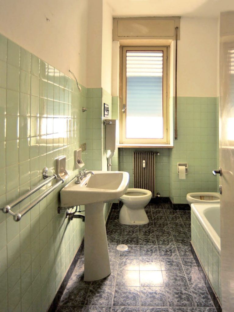 Appartamento Viale Duodo (UD) - Bagno prima della ristrutturazione