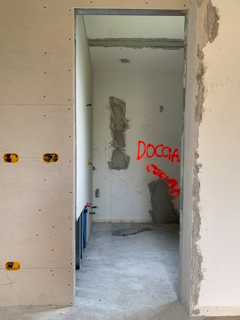 Appartamento viale Venezia (UD) - Bagno padronale prima della ristrutturazione